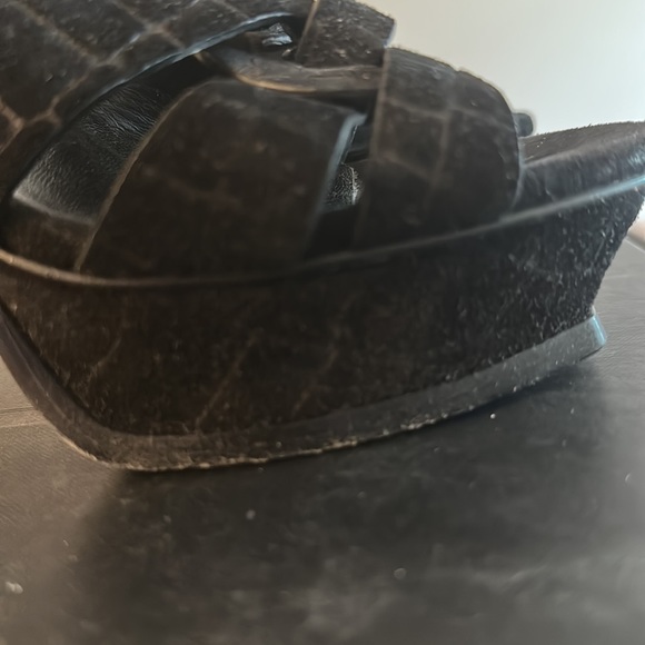 SAINT LAURENT PARIS TRIBUTE PLATFORM SANDALS IN BLACK SUEDE - Picture 4 of 6